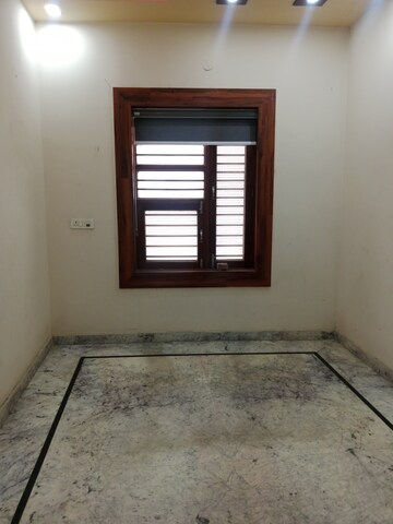 Room in 2 BHK Builder Floor at Krishanpura – for Rent