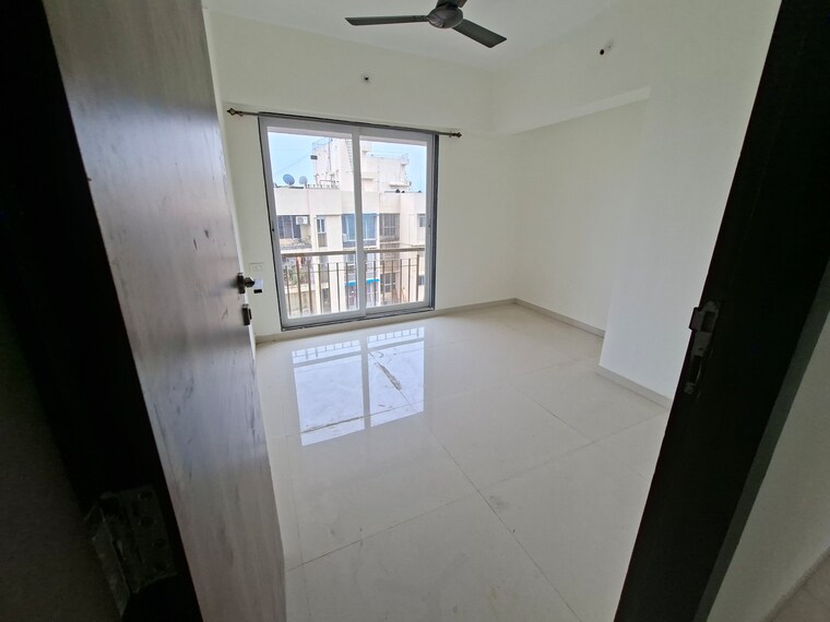 Room, godrej-emerald 2 Bedroom 801 Sq.Ft. Apartment In Ghodbunder Road Thane 9661481
