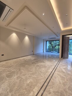 6 BHK Independent House For Sale in Sarvapriya Vihar