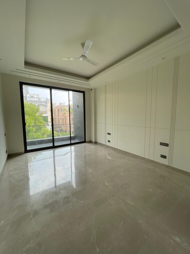 Room, sarvapriya vihar 6 Bedroom 240 Sq.Yd. Independent House In Sarvapriya Vihar Delhi 9661567