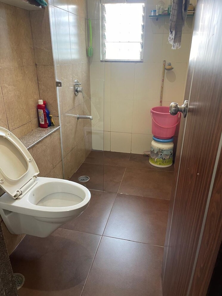 Bathroom, gera-trinity-towers 3.5 Bedroom 2150 Sq.Ft. Apartment In Kharadi Pune 9661561