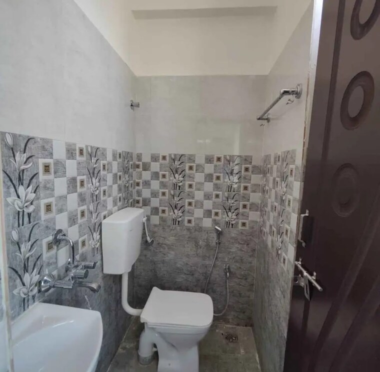Bathroom, kondapur 1 Bedroom 740 Sq.Ft. Apartment In Kondapur Hyderabad 9661581