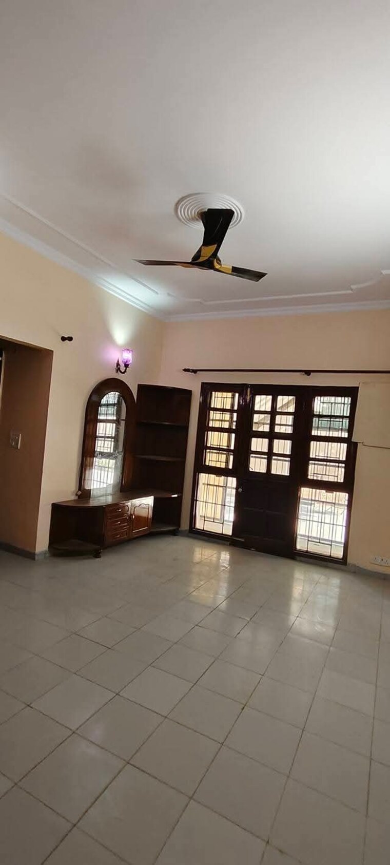 Living Room, old-dlf-colony 1 RK 521 Sq.Ft. Apartment In Sector 14 Gurgaon 9661608