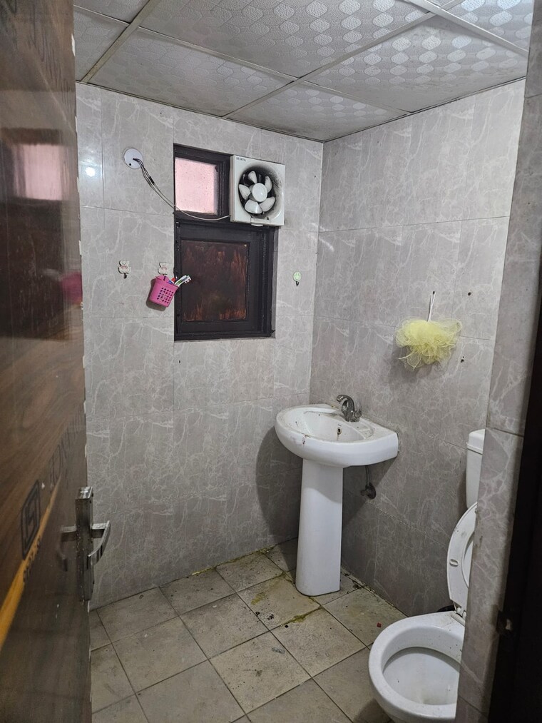 Bathroom, jld-tower 2 Bedroom 950 Sq.Ft. Apartment In Sector 70 Noida 9661610