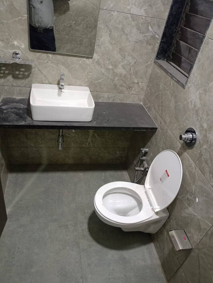 Bathroom, gokuldham colony Pg For Boys & Girls In Gokuldham Colony 9661642