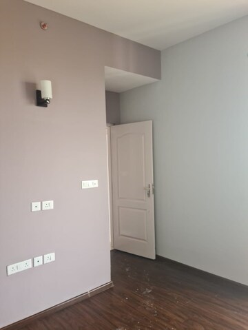 Room in 2 BHK Apartment at Supertech Hues, Sector 68 – for Rent