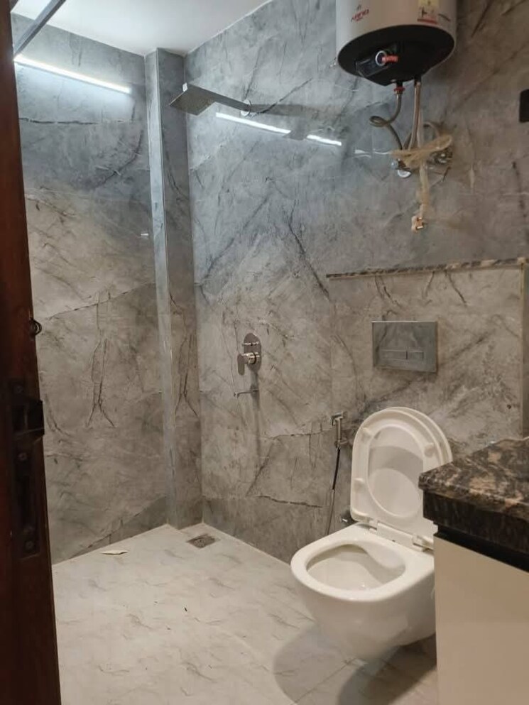 Bathroom, saket 2 Bedroom 1000 Sq.Ft. Builder Floor In Saket Delhi 9661654
