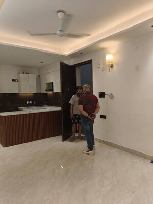 Parking in 2 BHK Builder Floor at Saket – for Rent