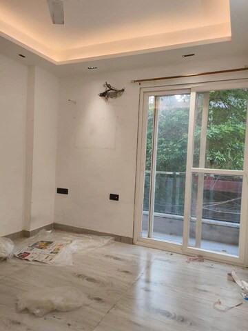 Room in 2 BHK Builder Floor at Saket – for Rent