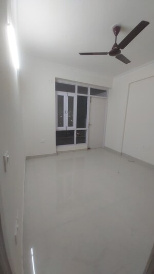 Room in 2 BHK Apartment at Suncity Avenue 102, Sector 102 – for Sale