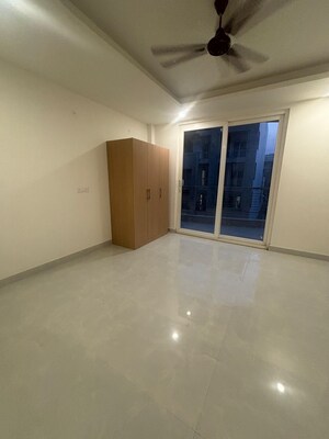 Room in 3 BHK Builder Floor at Palam Vihar – for Rent