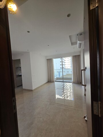 Room in 3 BHK Apartment at Hiranandani Highland, Powai – for Rent