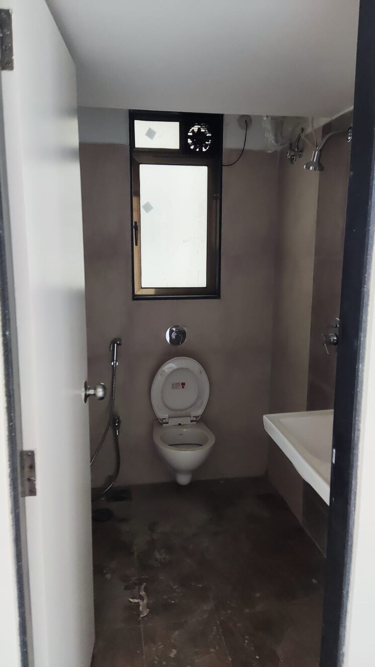Bathroom, chandak-nishchay-wing-e 1 Bedroom 342 Sq.Ft. Apartment In Borivali East Mumbai 9661646