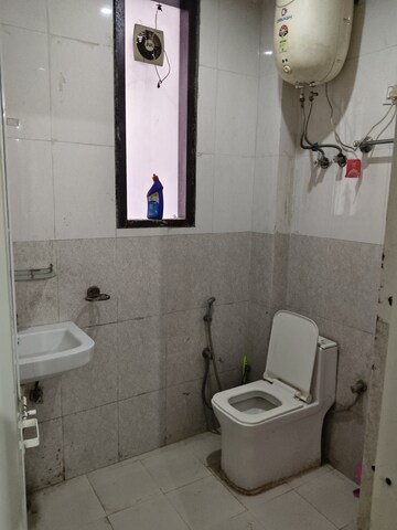 Bathroom in 1 RK Independent House at Dlf City Phase 3 – for Rent