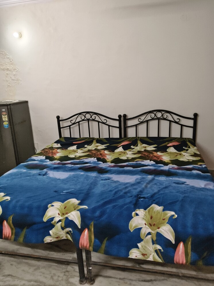 Bedroom, dlf city phase 3 1 RK 150 Sq.Ft. Independent House In Dlf City Phase 3 Gurgaon 9661771