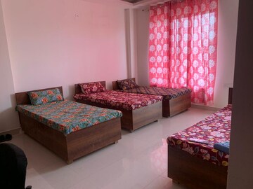 Room in  Pg at Sector 63 – for Rent