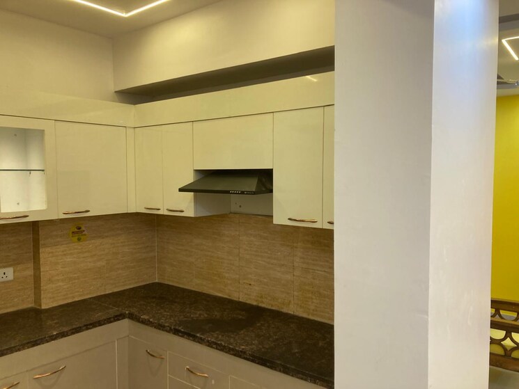 Kitchen, gomti nagar 3 Bedroom 1800 Sq.Ft. Apartment In Gomti Nagar Lucknow 9661804