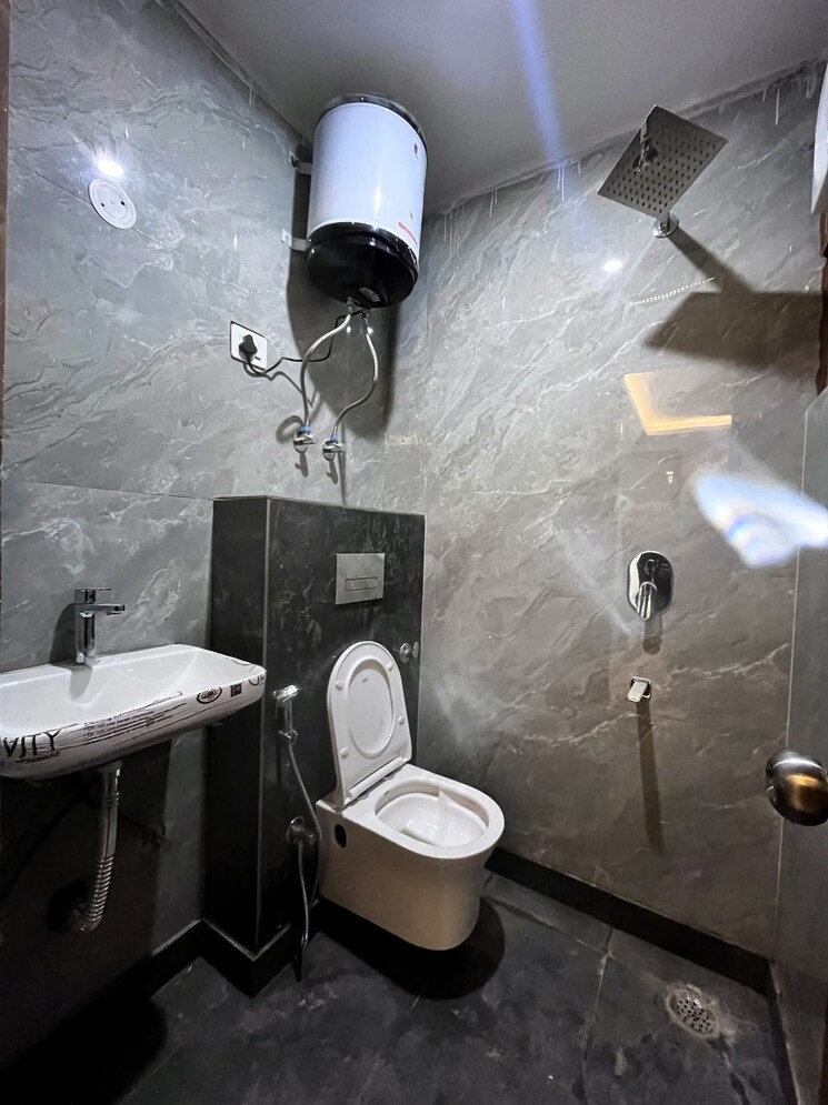Bathroom, saket 2 Bedroom 800 Sq.Ft. Builder Floor In Saket Delhi 9661830