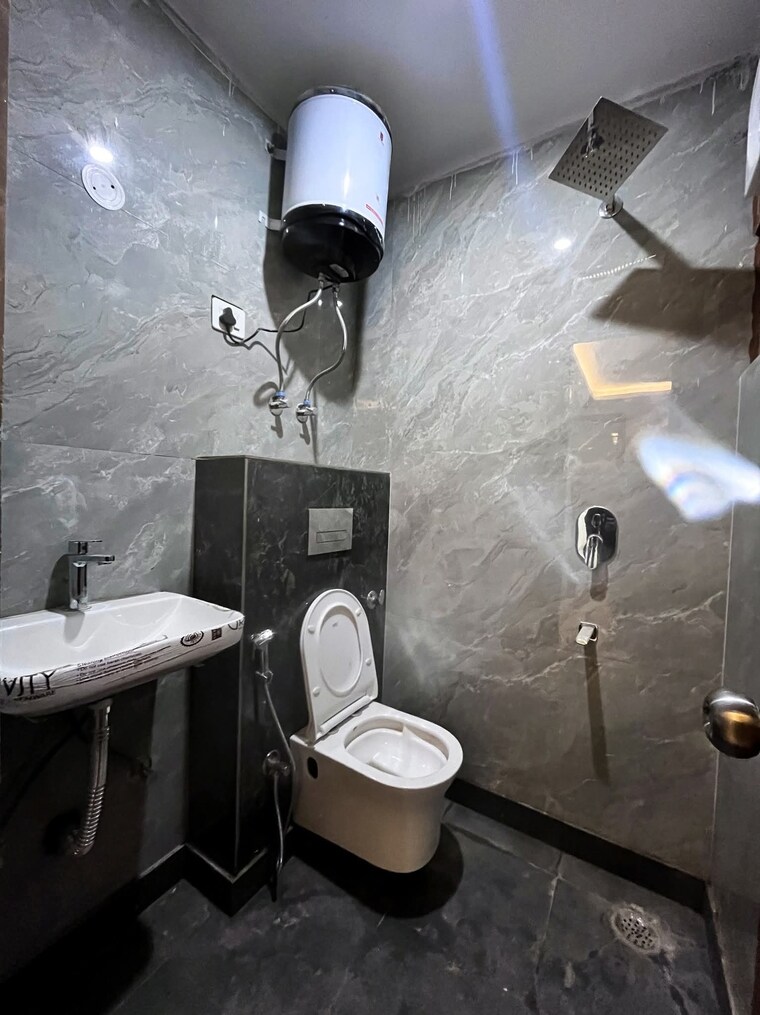 Bathroom, saket 2 Bedroom 800 Sq.Ft. Builder Floor In Saket Delhi 9661830