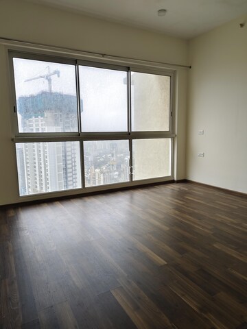 Room in 3 BHK Apartment at L&T Crescent Bay T2, Parel – for Rent