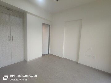 Room in 2 BHK Apartment at Kanakia Silicon Valley, Powai – for Rent