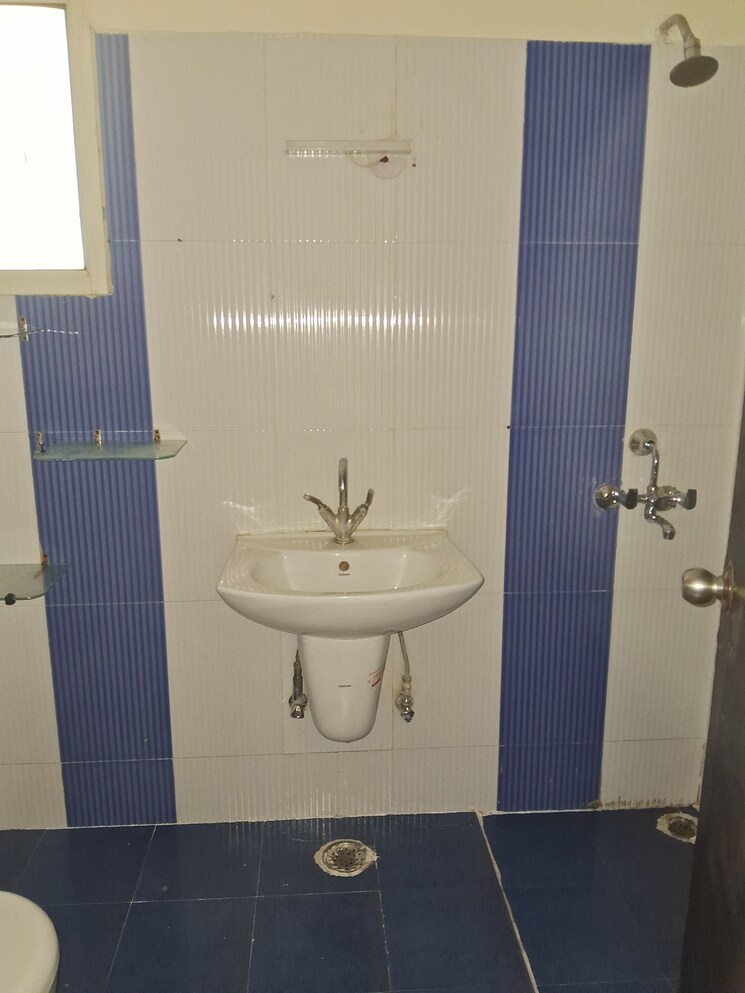 Bathroom, kw-srishti 2 Bedroom 1070 Sq.Ft. Apartment In Raj Nagar Extension Ghaziabad 9661863