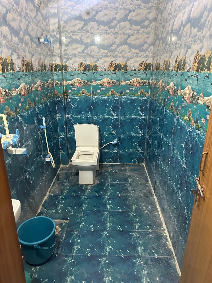 Attached Bathroom, sector 70 Pg For Girls In Sector 70 9661921