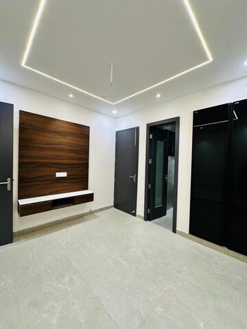 Room in 5 BHK Villa at Lohgarh – for Sale