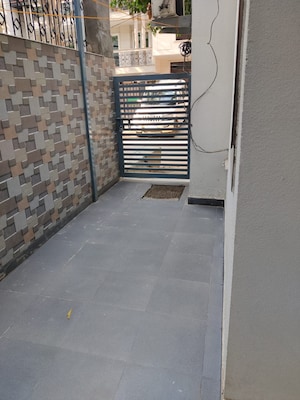  1 BHK Builder Floor at Ansal Sushant Apartments, Sushant Lok I – for Rent