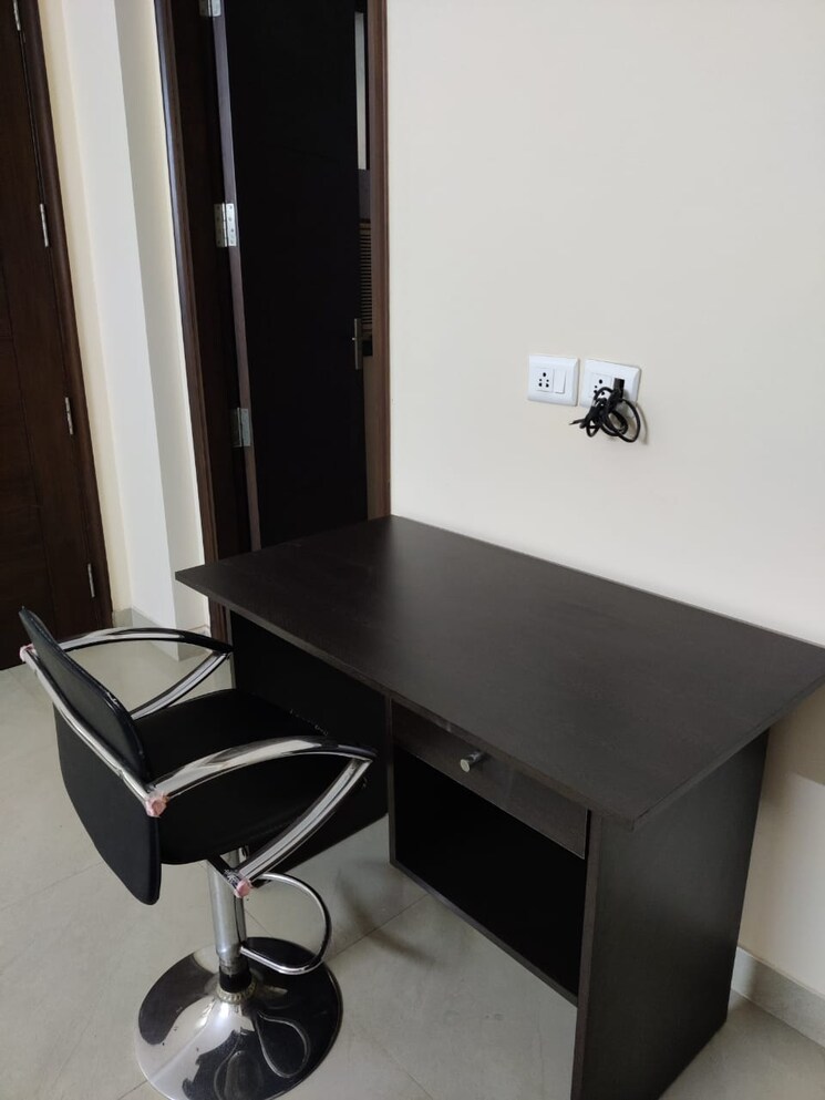 Master Bedroom, ansal-sushant-apartments 1 Bedroom 100 Sq.Yd. Builder Floor In Sushant Lok I Gurgaon 9661925