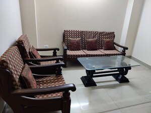 Living Room in 1 BHK Builder Floor at Ansal Sushant Apartments, Sushant Lok I – for Rent