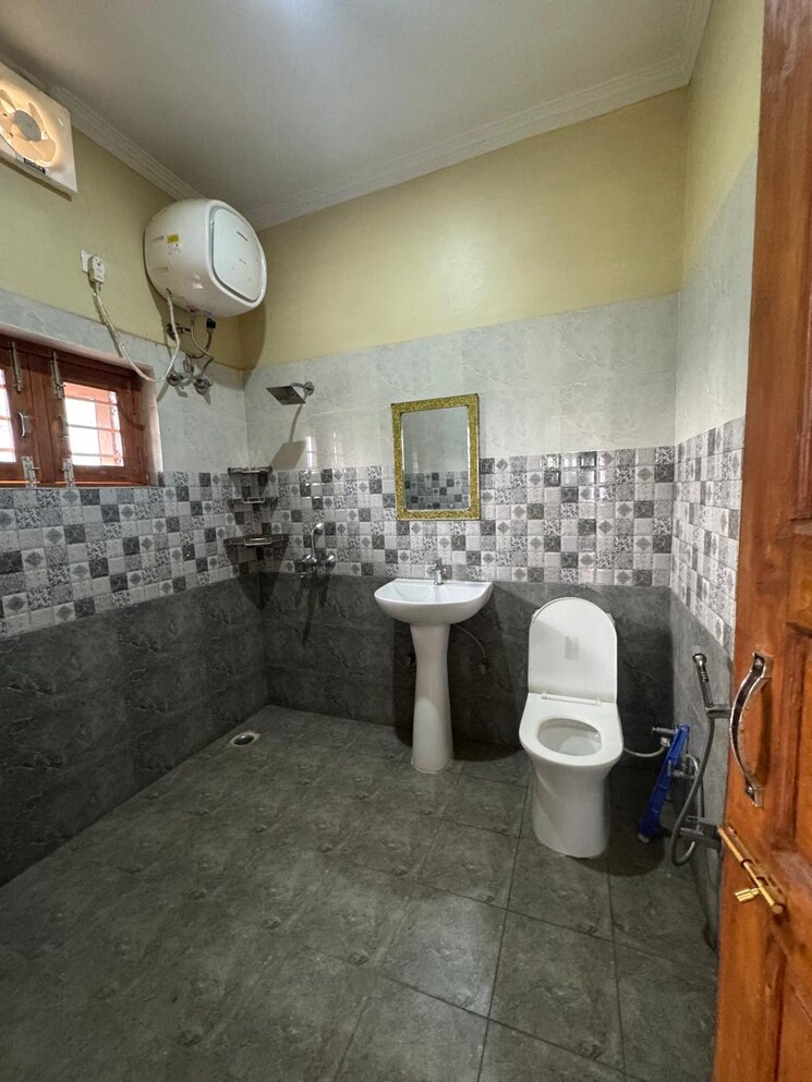 Bathroom, sahastradhara road 2 Bedroom 1150 Sq.Ft. Apartment In Sahastradhara Road Dehradun 9661938