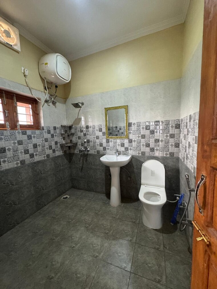 Bathroom, sahastradhara road 2 Bedroom 1150 Sq.Ft. Apartment In Sahastradhara Road Dehradun 9661938