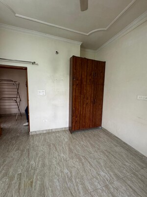 Room in 2 BHK Apartment at Sahastradhara Road – for Rent
