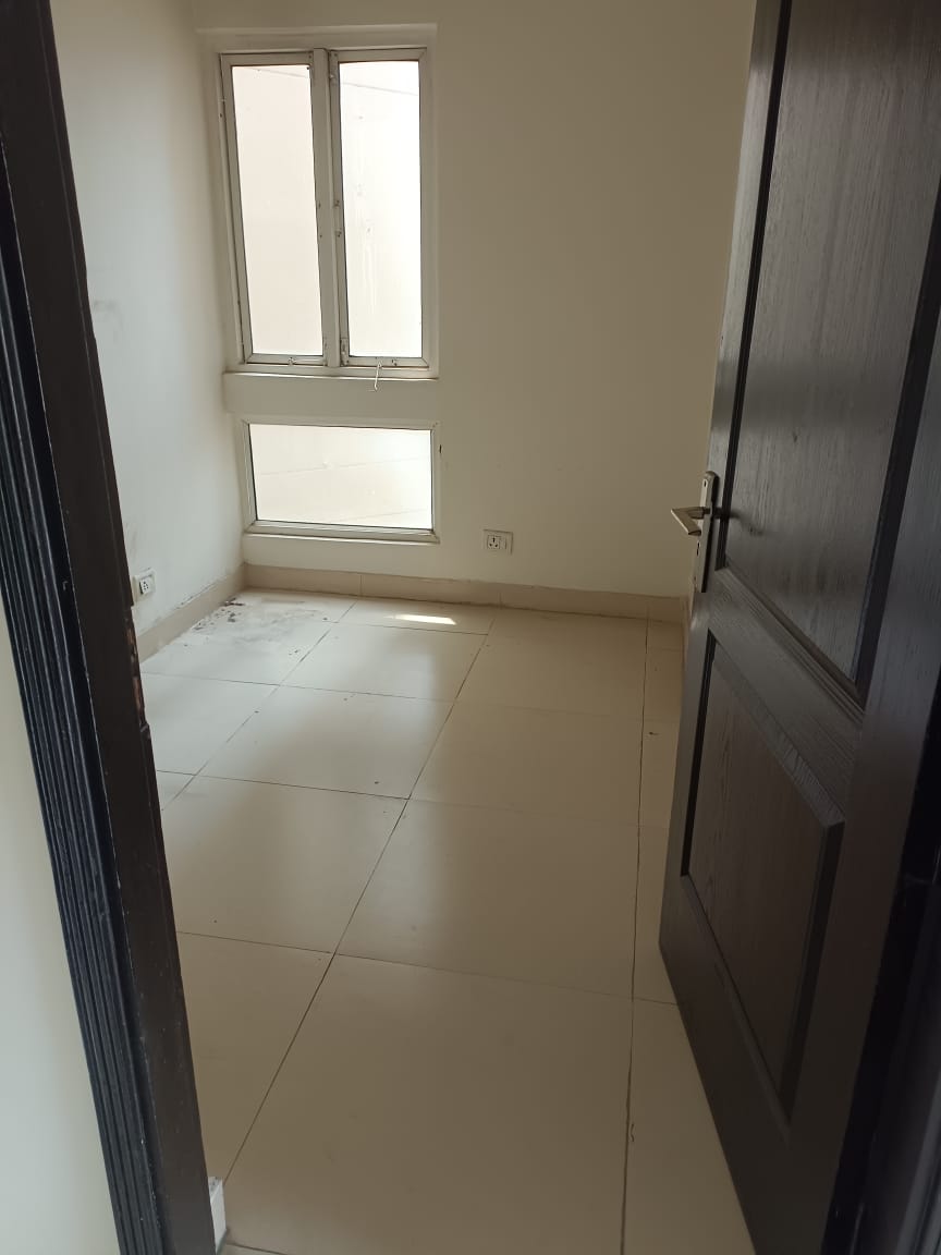 2 BHK Apartment For Rent in Aims Golf Avenue II