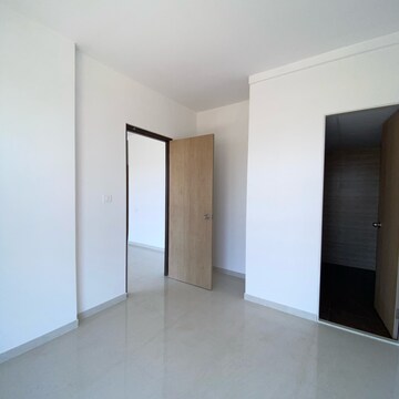 Room in 2 BHK Apartment at Lodha Palava Crown, Hedutane – for Rent