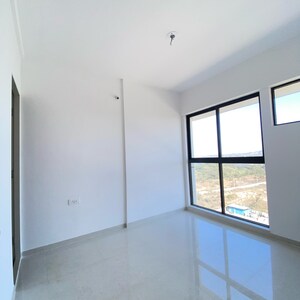 Room in 2 BHK Apartment at Lodha Palava Crown, Hedutane – for Rent