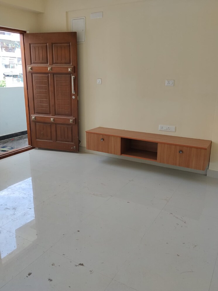 Room, hbr layout 3 Bedroom 1500 Sq.Ft. Builder Floor In Hbr Layout Bangalore 9661919