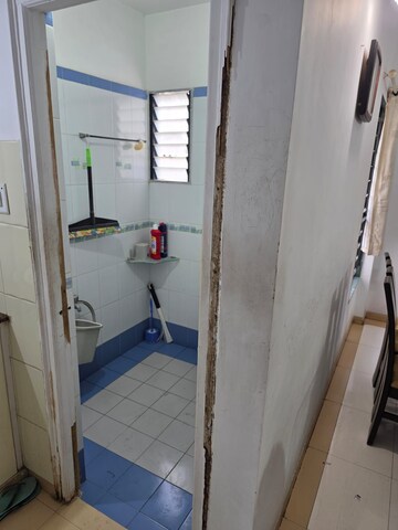 Bathroom in 3 BHK Apartment at Jodhpur – for Rent