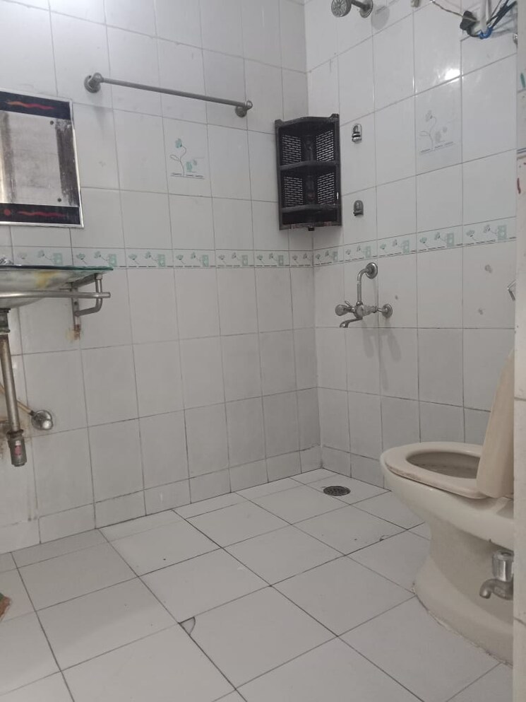 Bathroom, saket 1 Bedroom 450 Sq.Ft. Builder Floor In Saket Delhi 9661977