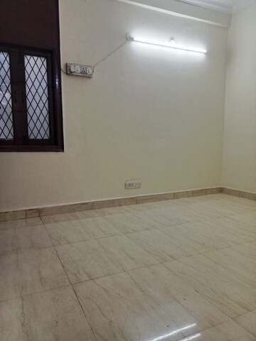 Room in 1 BHK Builder Floor at Saket – for Rent