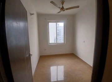 Room in 2 BHK Apartment at Ansal Royal Heritage, Sector 70 – for Rent