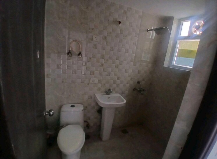 Bathroom, ansal-royal-heritage 2 Bedroom 780 Sq.Ft. Apartment In Sector 70 Faridabad 9661975