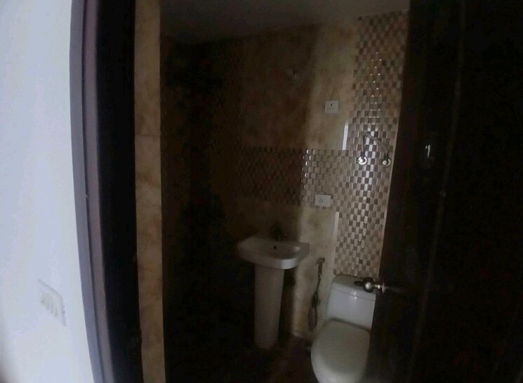 Bathroom, ansal-royal-heritage 2 Bedroom 780 Sq.Ft. Apartment In Sector 70 Faridabad 9661975