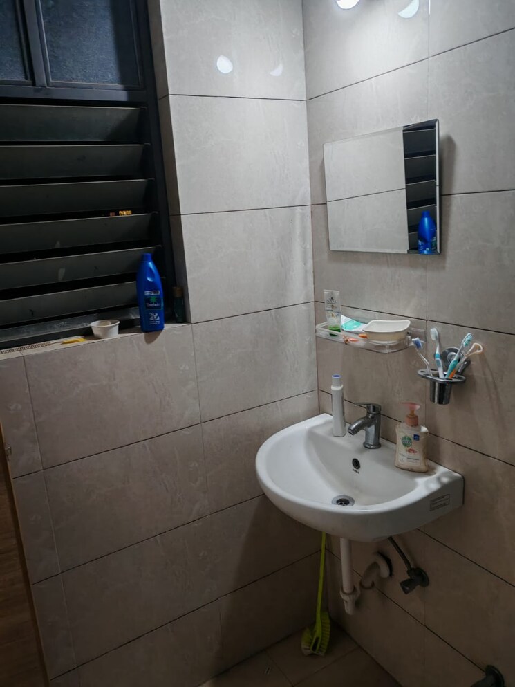 Bathroom, kumar-pebble-park 2 Bedroom 602 Sq.Ft. Apartment In Hadapsar Pune 9661965