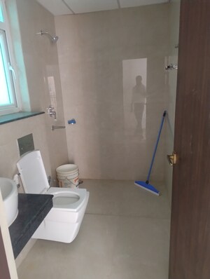 Team Area in 3 BHK Apartment at Omaxe Residency, Gomti Nagar – for Rent