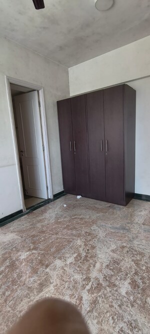 Room in 3 BHK Apartment at Hiranandani Gardens Eldora, Powai – for Rent