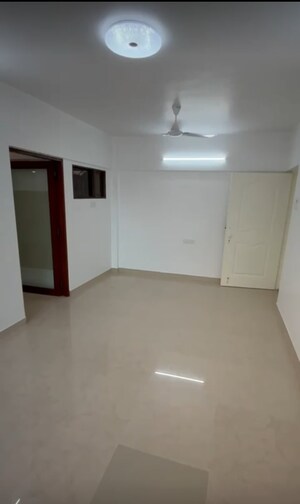 Bedroom in 3 BHK Apartment at Andheri West – for Rent