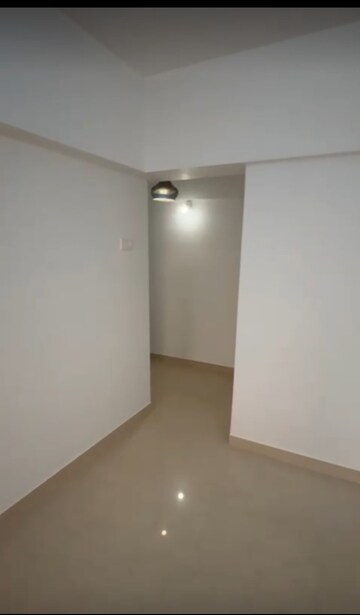 Room in 3 BHK Apartment at Andheri West – for Rent