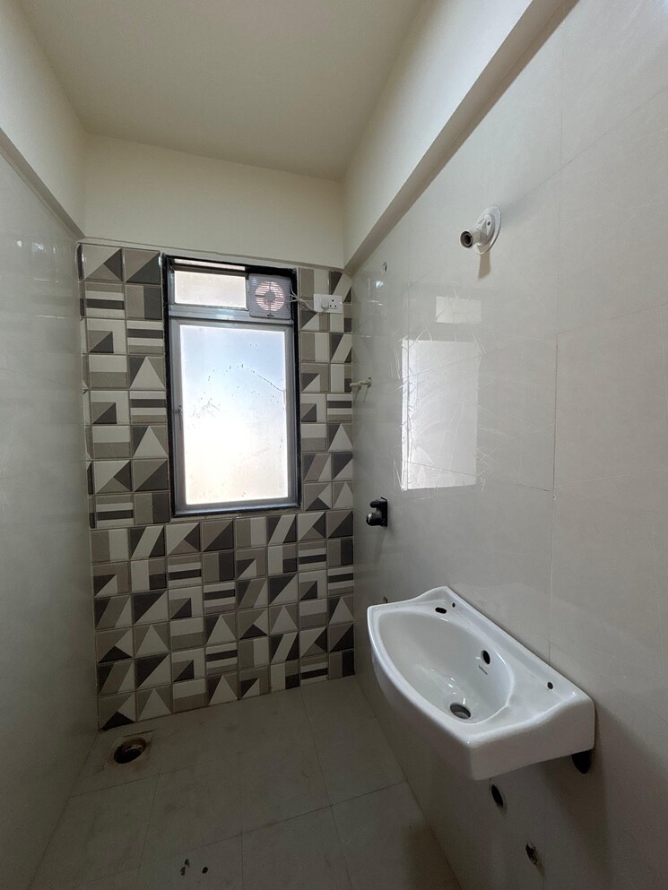 Bathroom, chirag-vijayi-jwala 2 Bedroom 642 Sq.Ft. Apartment In Goregaon West Mumbai 9662095